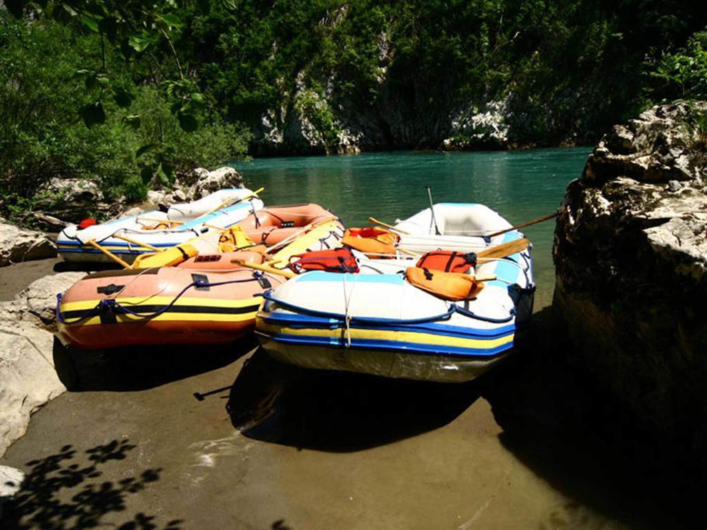Rafting Camp Tara Center Tri Vodenice Bastasi Bagian luar foto